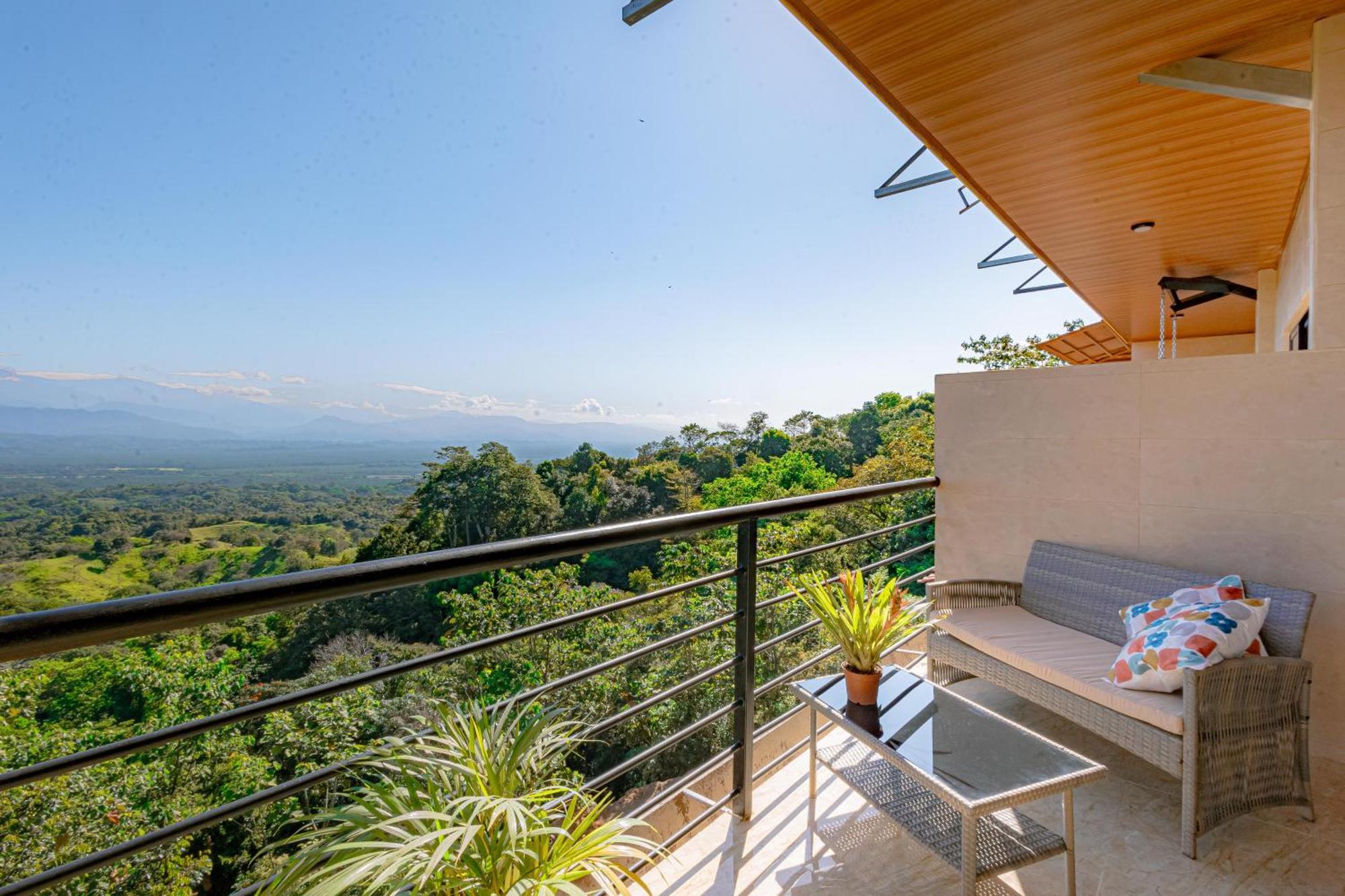 Mountain Top Park Hotel Quepos Exterior photo