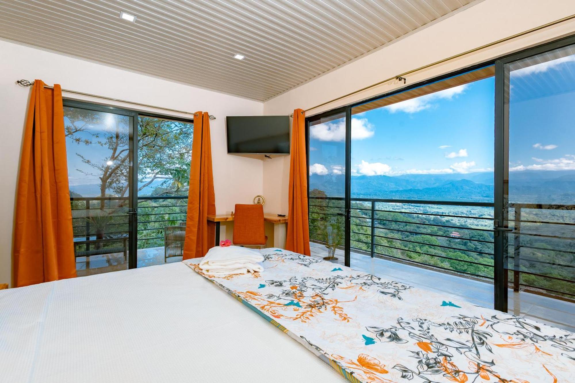Mountain Top Park Hotel Quepos Exterior photo