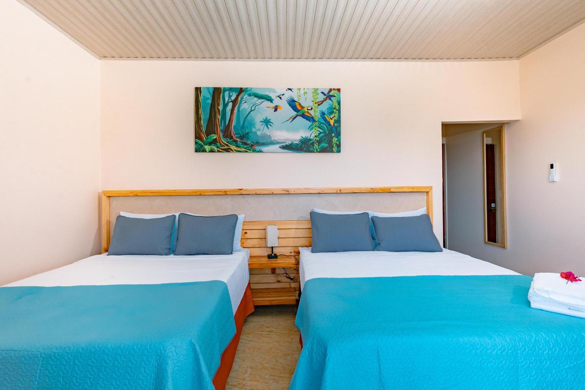 Mountain Top Park Hotel Quepos Exterior photo