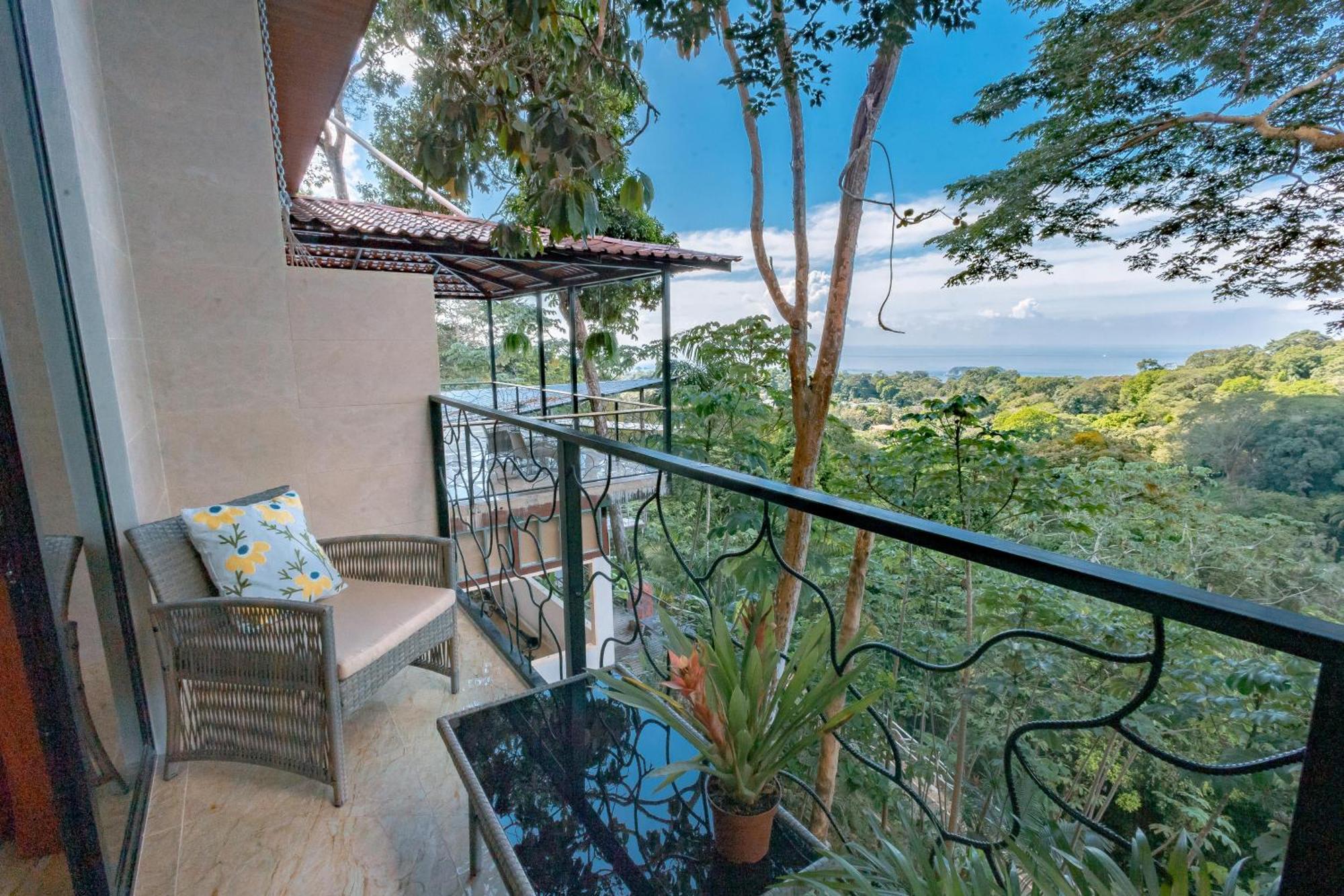 Mountain Top Park Hotel Quepos Exterior photo